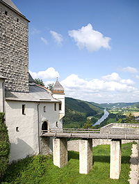 Bild: Burg Prunn, Bergfried und Zugangsbrücke